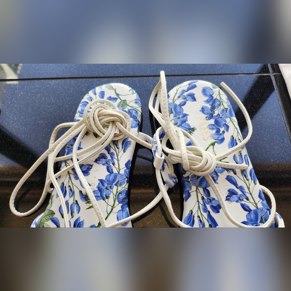 The Alice and Olivia EVE DITSY Strappy Sandals 9/40 & SHOE BAG! - Picture 3 of 9